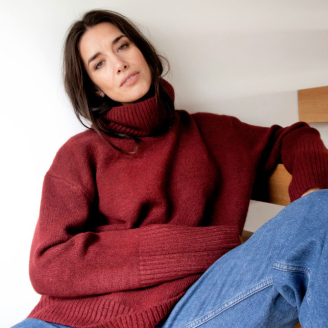 Hannah's Of Erin - Erin Ontario - Boutique - Echo Verde - Dog walker Sweater - Colour Cranberry. Cozy O/s Pullover, Cowl Neck, ribbed cowl, cuffs, hemline. Hi - Low Hemline. Our famous Dog Walker Sweater is back! A fall must-have in beautiful soft recycled yarns. Our number one best seller! Get yours before they sell out! Blend of Acrylic/Recycled Polyester/Spandex