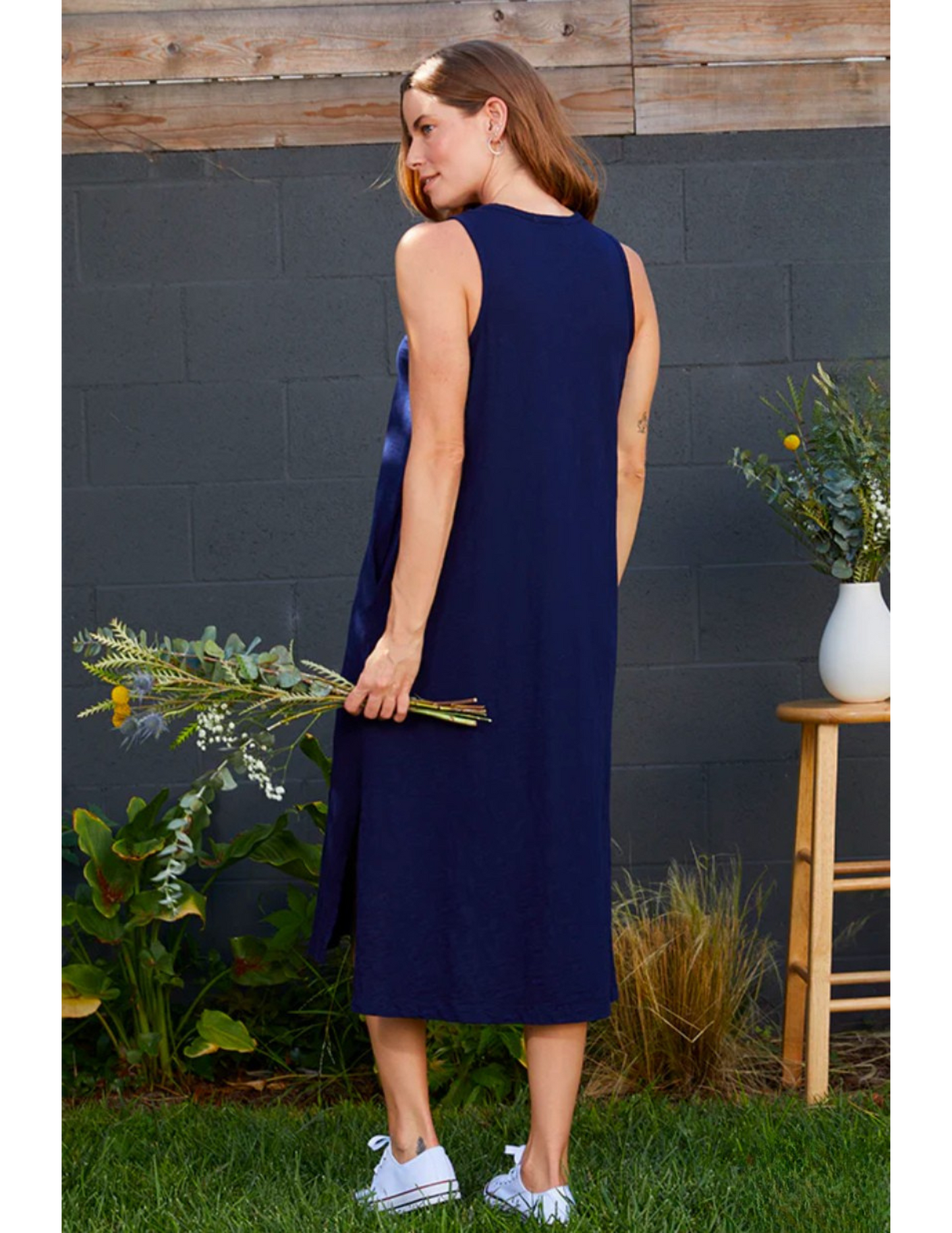 Hannahs Of Erin-Erin Ontario-Mod O Doc-Midi Tank Sundress. Colour Navy-41E-A2169 Effortless elegance in a tank midi dress crafted from timeless slub material, featuring a flowy silhouette, subtle side slits, and deep hidden pockets; made from 100% cotton for comfort and style