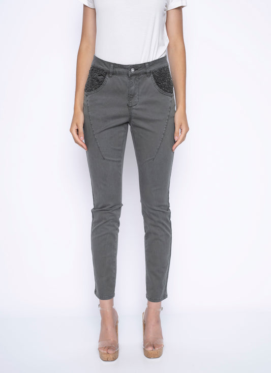 Hannahs Of Erin-Erin Ontario-Picadilly-Lace Detail Jeans-Lace Trim Regular Length  Pants-G6048
Available in Honeydew and Avocado
Button-front and zip closure
Belt loops for added convenience
Tummy control for a flattering fit
Lace-trimmed pockets for a feminine touch
Regular length for a classic look
Slim-leg design for a sleek silhouette
High-waisted style for an elongating effect
98% Cotton, 2% Spandex  
, slim-leg fit, fly front, 5 pocket styling, lace details on front pockets