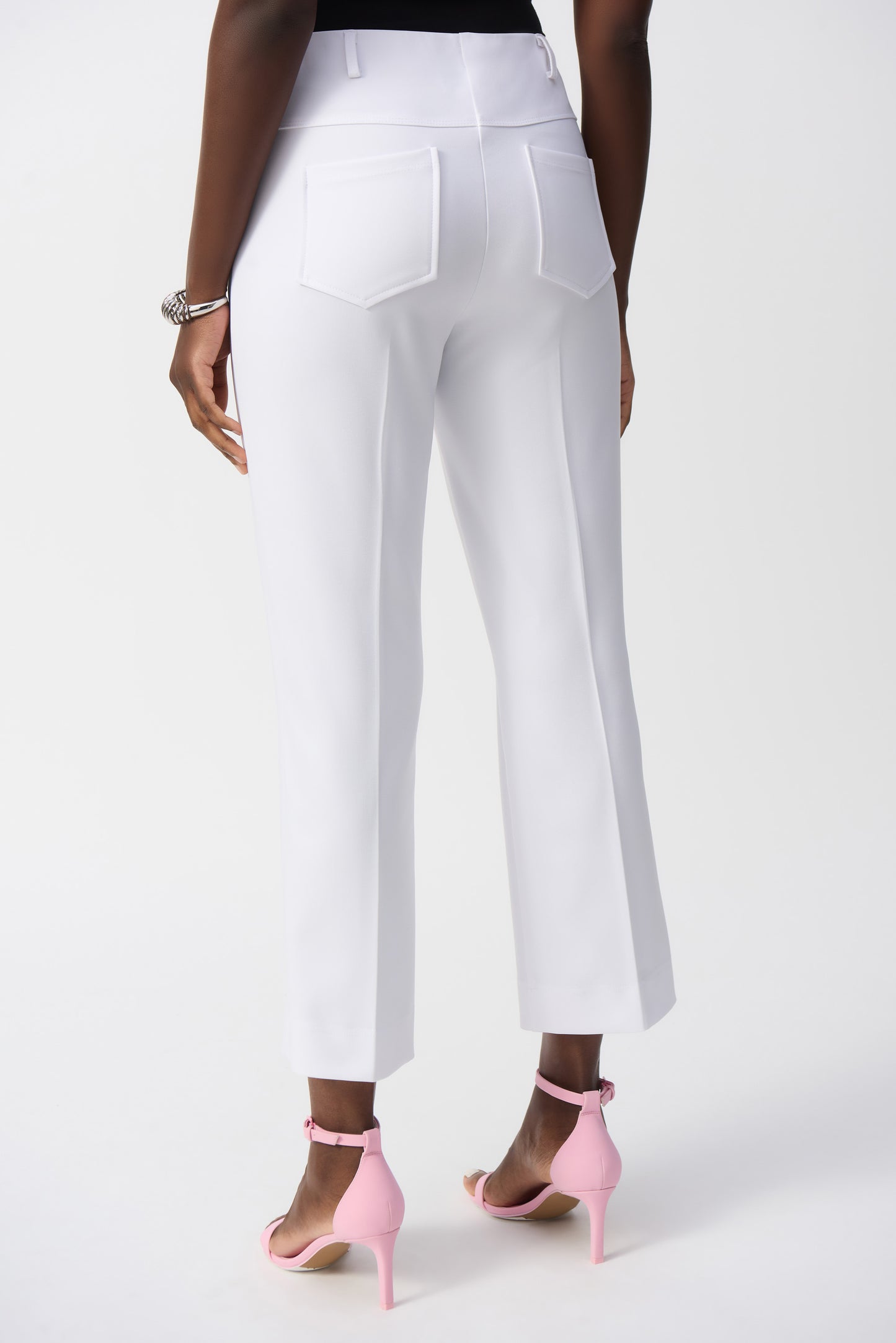 Hannahs Of Erin- Erin Ontario-Joseph Ribkoff-Joseph Ribkoff Cropped Pant (Style 251067)-Colour White – Straight-leg, high-rise, pull-on trousers available in black and white. Classic tailored design with a flattering cropped length. Made from 95% Polyester & 5% Spandex for comfort and flexibility. Back pockets, belt loops.