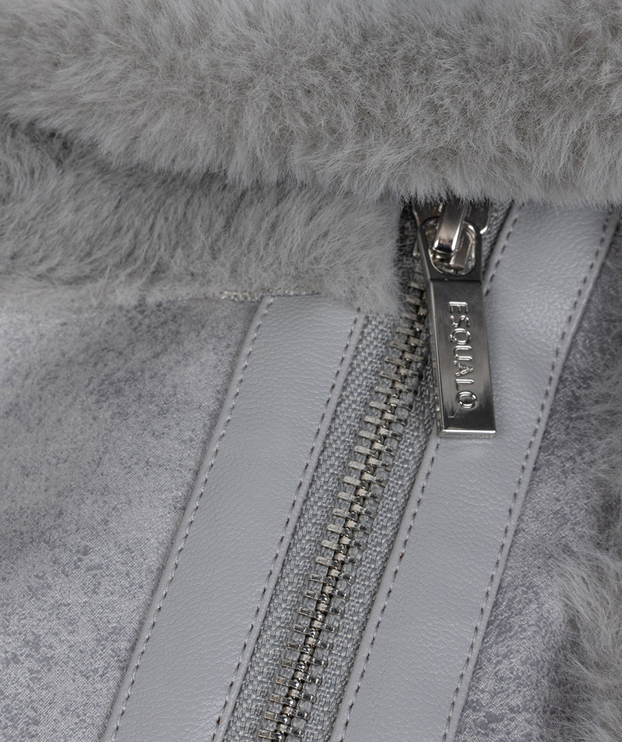 Hannahs Of Erin | Erin Ontario|Esqualo | Sherpa Vest
grey colour
super soft and cozy
faux sherpa
front zip
pockets
chic and timeless