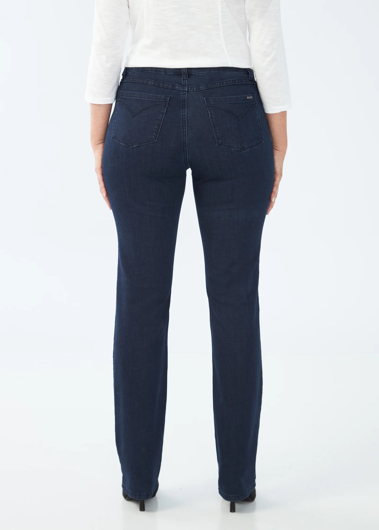 Hannahs Of Erin| Erin Ontario |FDJ| Olivia Straight Leg Jeans colour "Pleasant" Dark indigo wash. French Dressing Jeans Olivia Straight Leg women’s jeans in ultra-comfy Supreme Denim with fly front, five-pocket styling, back pocket stitching, mid-rise 9.5" rise, 32" inseam, and straight leg silhouette.