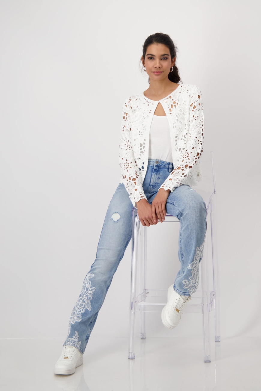 Hannahs Of Erin | Erin Ontario | MONARI | ESSENTIAL | TANK |409156
Off white essential tank top
High-quality cotton
Stretchy material
Slightly fitted
Round neckline
Sleeveless
Wide straps
Rounded hem
Logo plate
This basic top is slightly fitted, with wide straps and a rounded hem