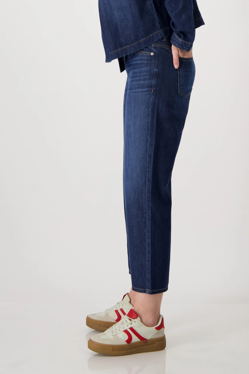 Hannahs of Erin-Erin Ontario-MONARI | CROP JEAN | 409496
The culotte-style trousers are versatile and comfortable with practical in-seam pockets.
Cotton with lyocell
Culotte
In-seam pockets
Tie ribbon
Back patch pockets
Cropped
⅞ length