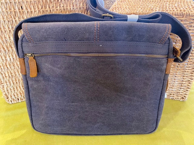 MB 8848DAVAN MESSENGER BAG