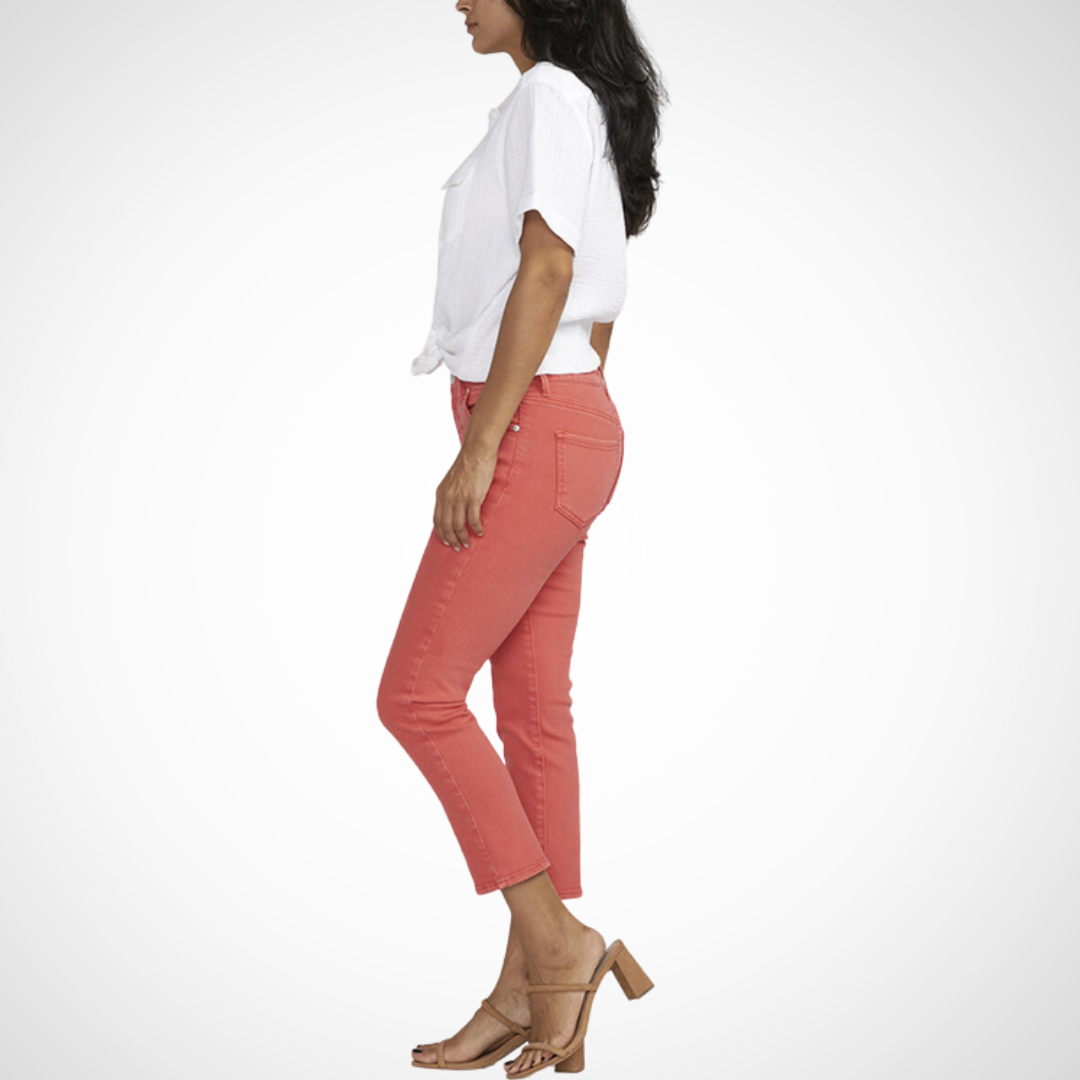 Hannahs Of Erin - Erin Ontario - Jag Jeans - Cassie Mid Rise Crop - Salsa. Cassie is sure to bec The mid-rise design keeps it comfortable, while a straight-leg silhouette always stays in style. Finished with a Jag® standard waistband, which includes a classic button and zipper fly and no elastic. Straight leg pants with dyed denim fabric, 5-pocket styling, a zip fly and button closure 9.75" mid rise Standard waistband with a comfortable, timeless look and feel 13" leg opening