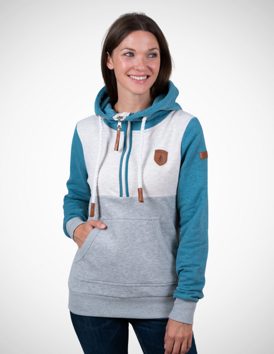 Hannahs Of Erin - Erin Ontario-Wanakome-Kaya Half-Zip Hoodie-Peacock
Half-zip front with adjustable hood and rope drawstrings
Vegan leather Wanakome patch logo on the chest and sleeve
Soft French terry fabric in a color-blocked design
Kangaroo pocket for easy storage
Ribbed cuffs and hem for a secure, cozy fit