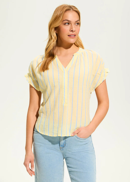 Hannahs Of Erin-Erin Ontario-FDJ | Short Sleeve Stripe Top | Lemonade Stripe | 7607818
this short-sleeve striped cotton top pairs effortlessly with denim for a casual, boho-inspired look.

Sleeve Length: Short Sleeves
Neck Line: Split V-Neck
99% Cotton, 1% Elastane