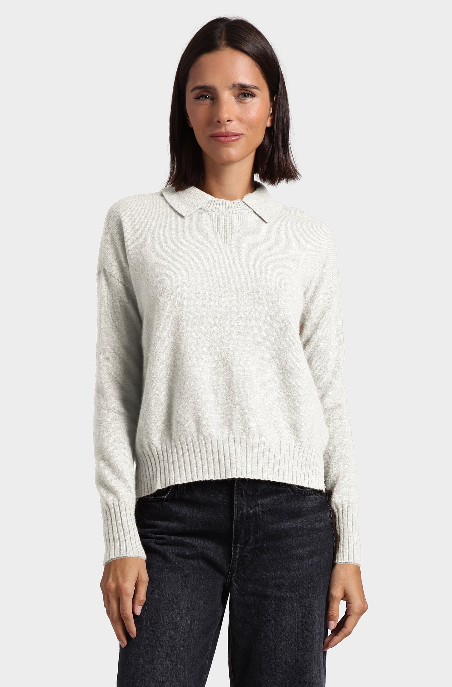 Hannahs_Of_Erin-Erin_Ontario-Minnie_Rose- White Coloured Sweater
[8372] Crew Neck Cashmere Pullover

Crafted from 100% premium cashmere
Luxuriously soft and comfortable
 crew neck design with collar makes for versatile styling
Perfect for relaxed weekends or casual outings
Combines elegance with a cozy, laid-back feel
A must-have wardrobe essential for comfort and sophistication