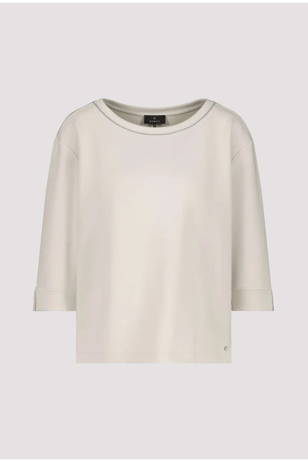 Hannahs Of Erin-Erin Ontario MONARI | 3/4 SL BANU SWEATSHIRT | 409409
Beige three-quarter sleeve sweater with crew neckline, tonal seam detail, and cuff slits. Soft, lightweight knit with a relaxed, minimalist silhouette, perfect for layering or standalone wear.