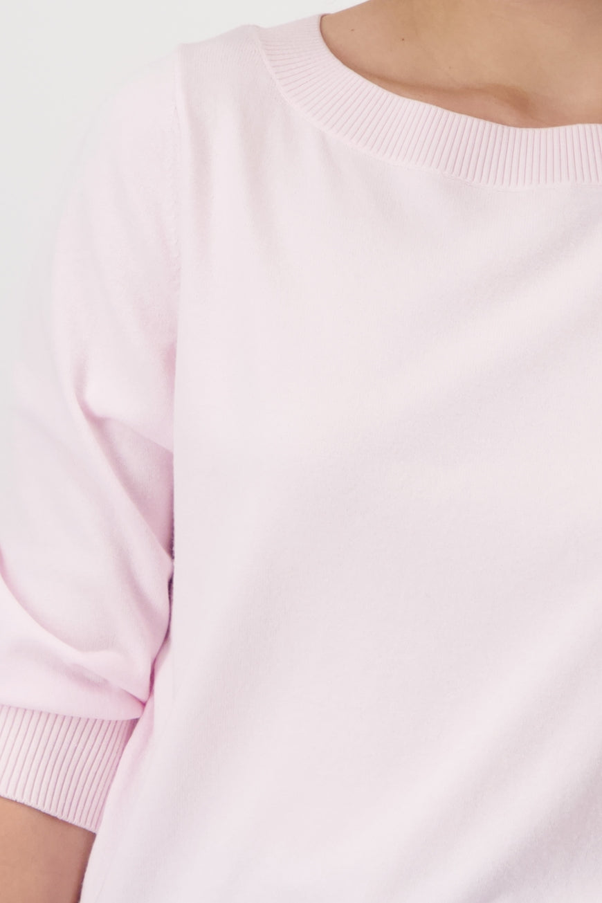 Hannahs Of Erin- Erin Ontario-Monari-Pink viscose blend knitted jumper with boat neckline, ¾ raglan sleeves, and ribbed cuffs and hem. Lightweight, regular fit with a soft, smooth drape for a chic and versatile look.

