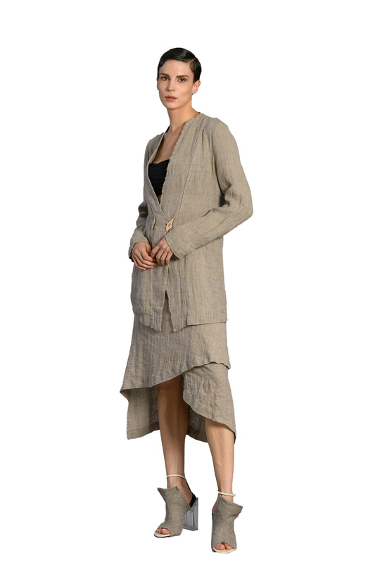Hannahs Of Erin- Erin Ontario- Lotus Eaters-JACKET26_MOKOLA
Lightweight natural-coloured linen jacket with a relaxed, structured silhouette, clean lines, and minimalist detailing.
