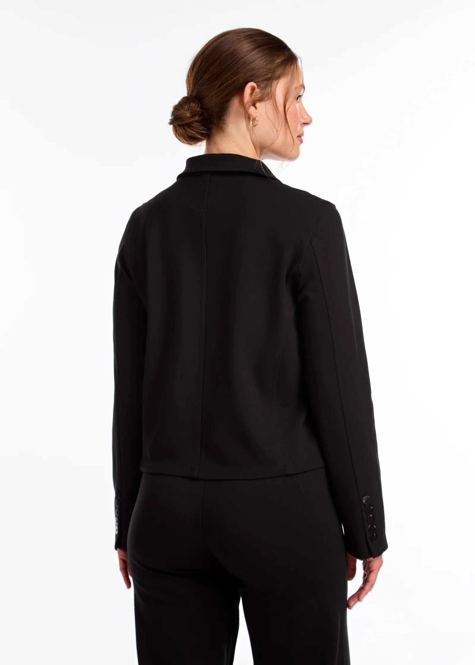 Hannahs Of Erin| Erin Ontario|FDJ | Black Cropped Blazer| colour black Elegant cropped jacket in Ponte de Roma with notched lapel, button front and long sleeves, tailored for refined countryside style and seamless city sophistication, ideal for equestrian events and polished day-to-evening wear.