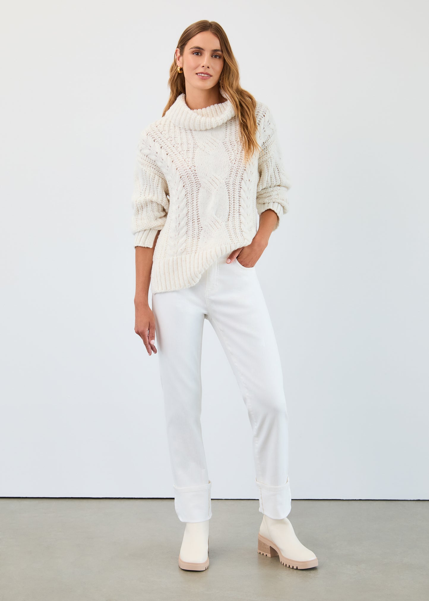 [1205423] CABLE COWL NECK SWEATER
