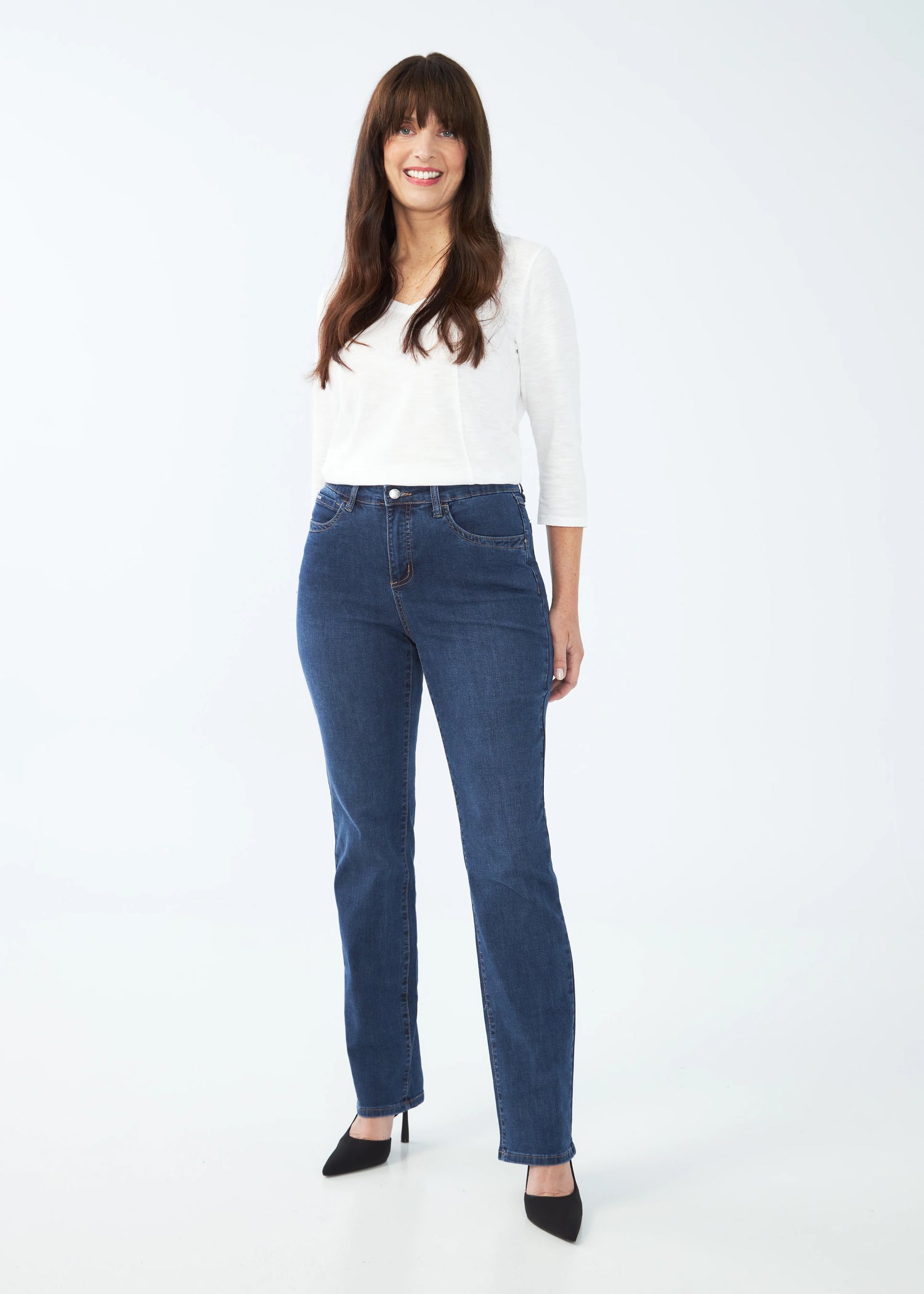 Hannahs Of Erin| Erin Ontario |FDJ| Olivia Straight Leg Jeans colour "delight" a med denim wash. French Dressing Jeans Olivia Straight Leg women’s jeans in ultra-comfy Supreme Denim with fly front, five-pocket styling, back pocket stitching, mid-rise 9.5" rise, 32" inseam, and straight leg silhouette.
