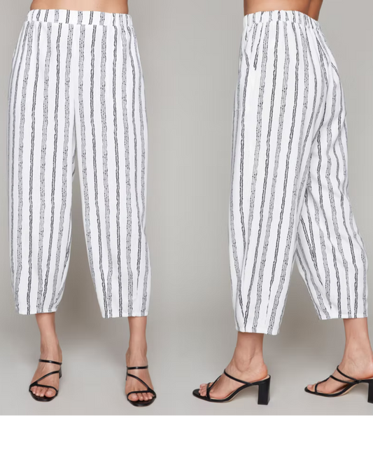 Hannahs of Erin-Erin Ontario-Compli K- Barrel Leg Pin Stripe Pant
Cropped barrel leg pants in a relaxed fit with a black-and-white pinstripe pattern. Pull-on style with an elastic waistband for easy wear and side pockets for convenience. Made from lightweight 100% polyester with a softly structured drape, featuring a tapered hem and sculpted leg shape for a modern silhouette.